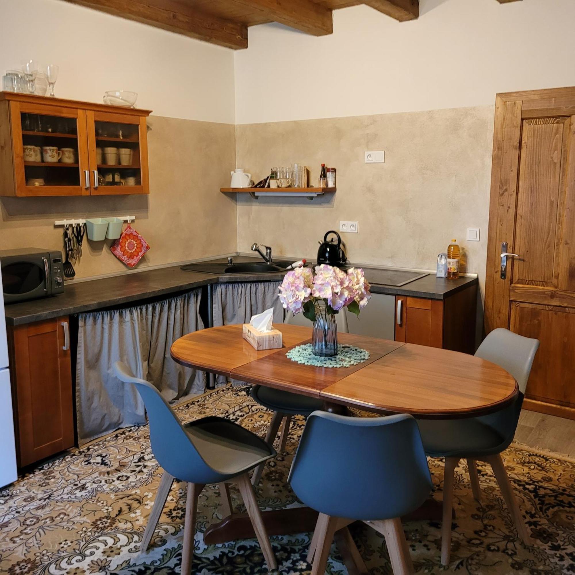Chloumek Apartment Bela  ภายนอก รูปภาพ